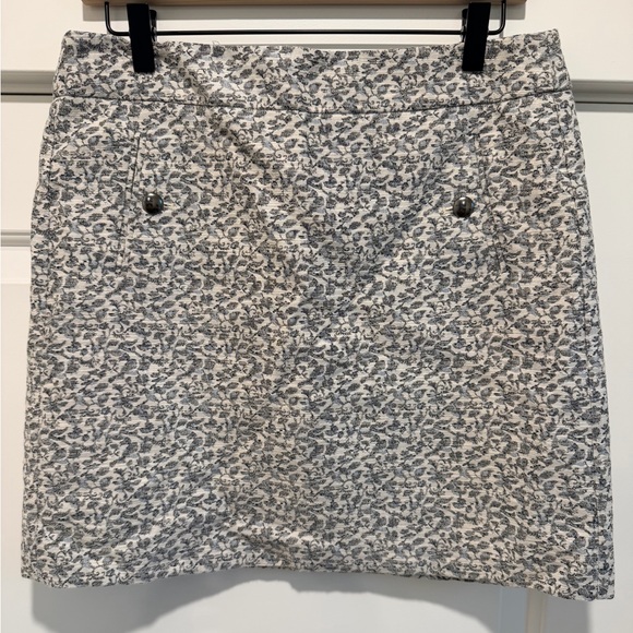 LOFT Dresses & Skirts - LOFT Black and White Jacquard Lined Mini Skirt